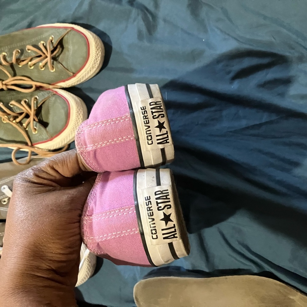 Size 10. One insole. Need to be washed, and the little dirt will come out. - Picture 2 of 3